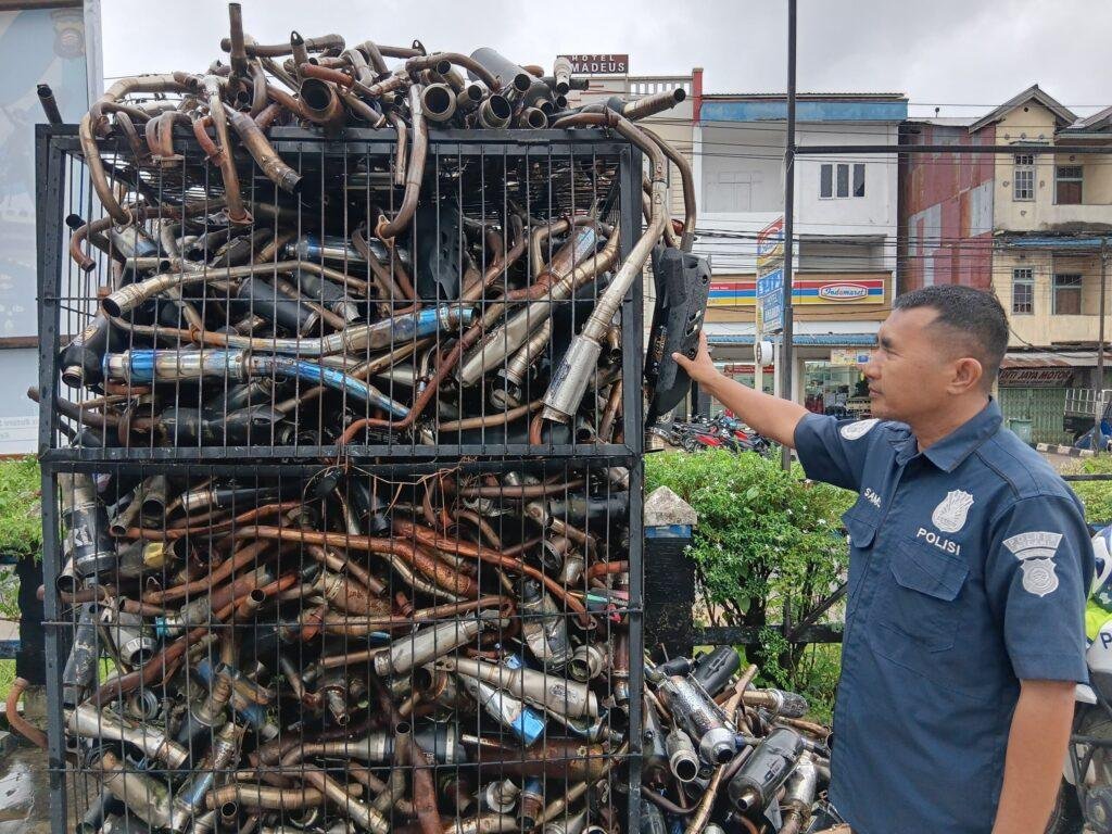 Sebayak 108 Kenalpot Brong Disita Dalam Operasi Keselamatan Kapuas di Melawi