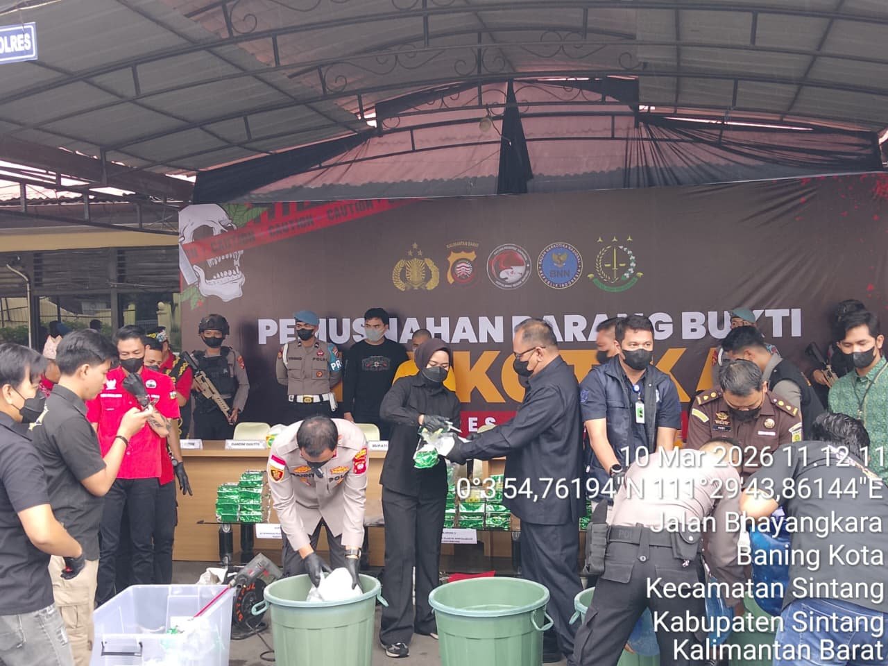 Heboh di Sintang! Polisi Musnahkan Hampir 60 Kg Sabu