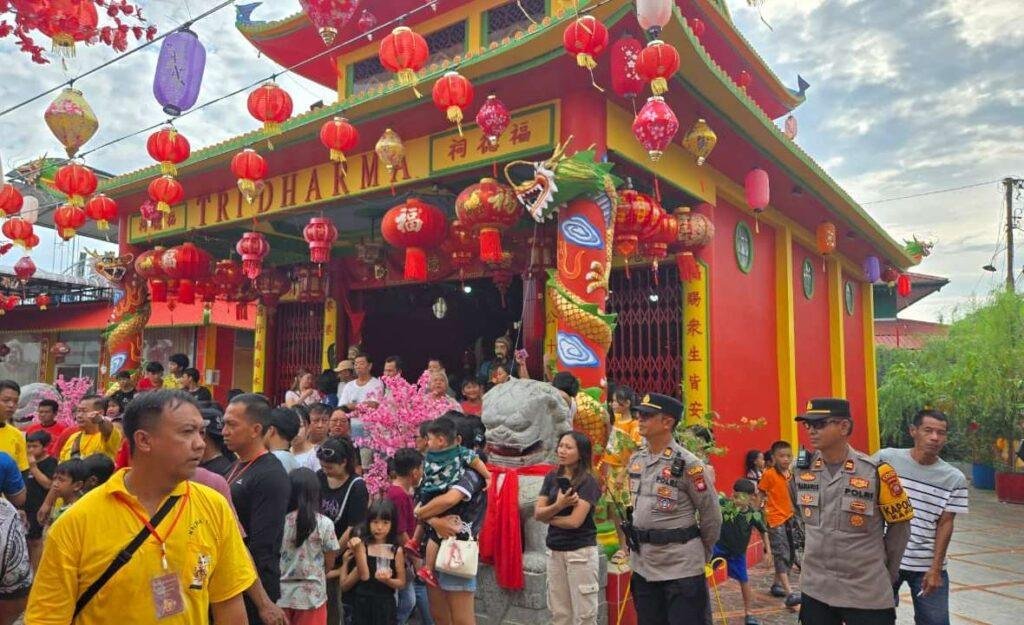Ritual Cuci Jalan Meriahkan Rangkaian Cap Go Meh di Sanggau