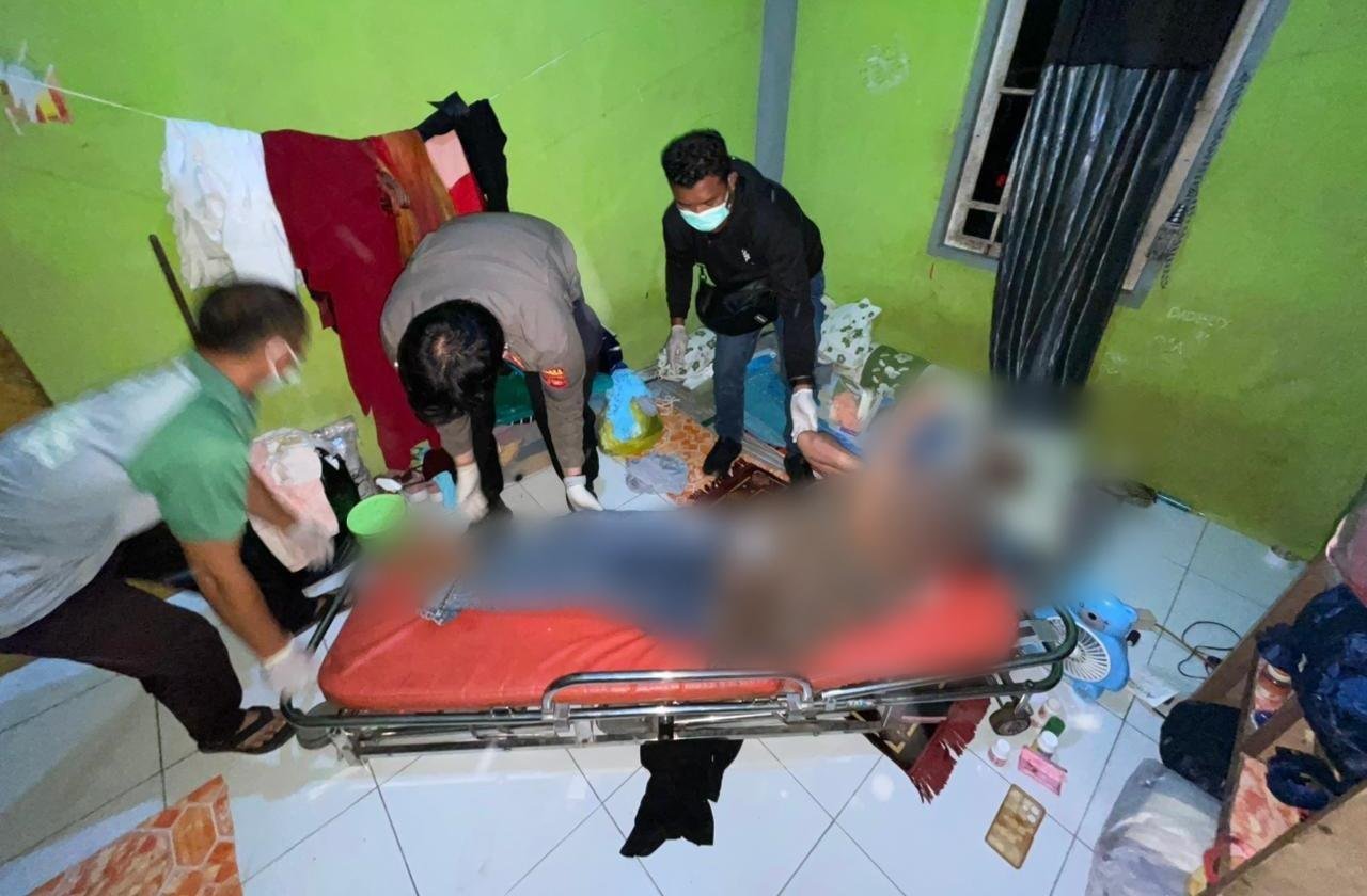 Kronologi Wanita di Sekayam Ditemukan Meninggal di Kamar Kos 1 Kronologi Wanita di Sekayam Ditemukan Meninggal di Kamar Kos