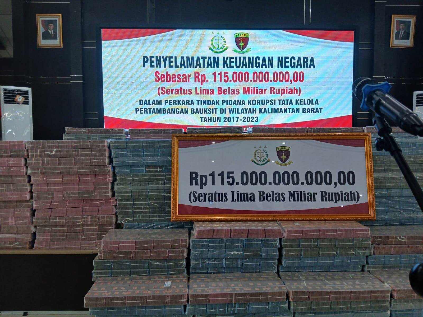 Kejati Kalbar Selamatkan Rp115 Miliar dari Kasus Tambang Bauksit 1 Kejati Kalbar Selamatkan Rp115 Miliar dari Kasus Tambang Bauksit