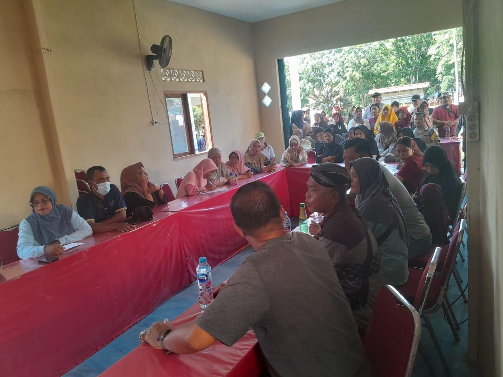 Viral! Nasabah BMT Mandor Desak Uang Tabungan Dikembalikan