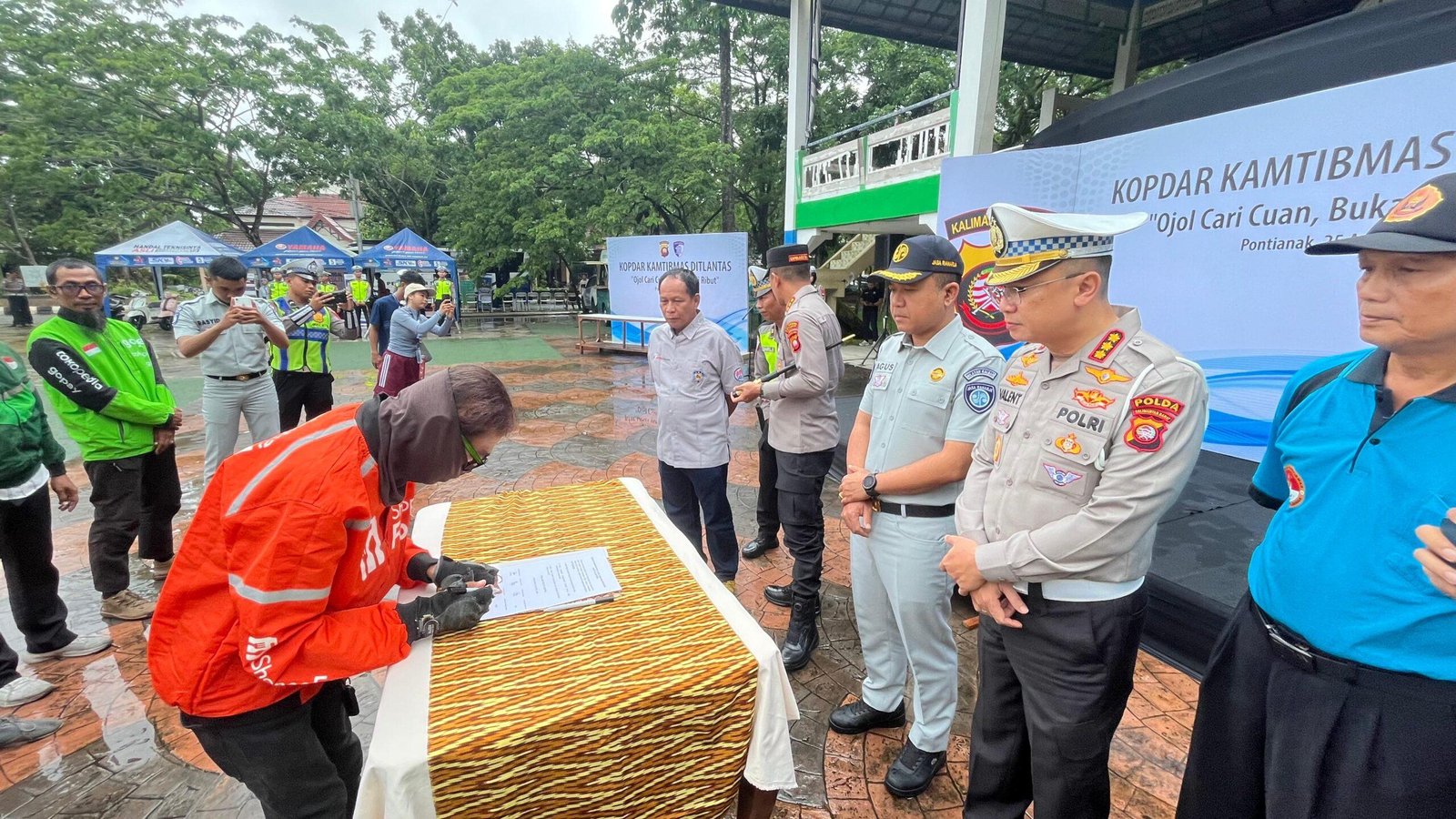 Polisi Resmikan Pos Baru Ojol di Pontianak, Jadi Tempat Berteduh dan Tunggu Orderan
