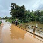 Banjir Rendam Jalan dan Rumah Warga di Kecamatan Toba