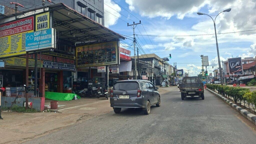 Sempat Dilarang, Kanopi Ruko di Sanggau Tetap Dibangun, Warga Pertanyakan Izin