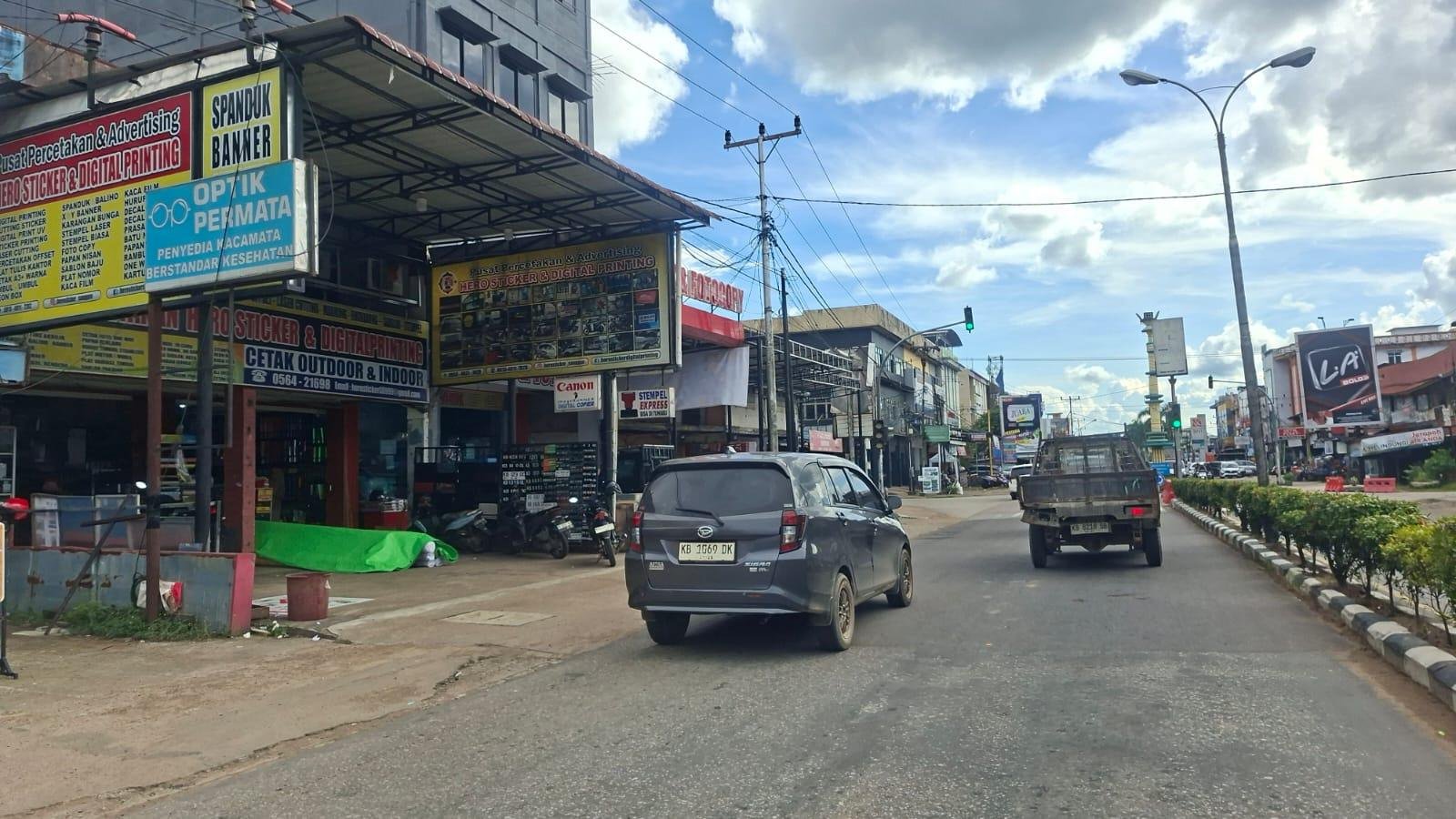 Sempat Dilarang, Kanopi Ruko di Sanggau Tetap Dibangun, Warga Pertanyakan Izin