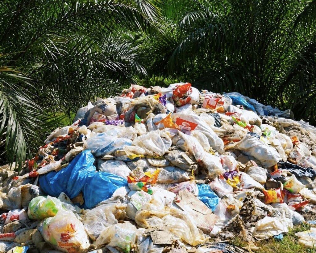 Sampah Menumpuk di Kembayan, Pengamat Soroti Lemahnya Tata Kelola Pemerintah