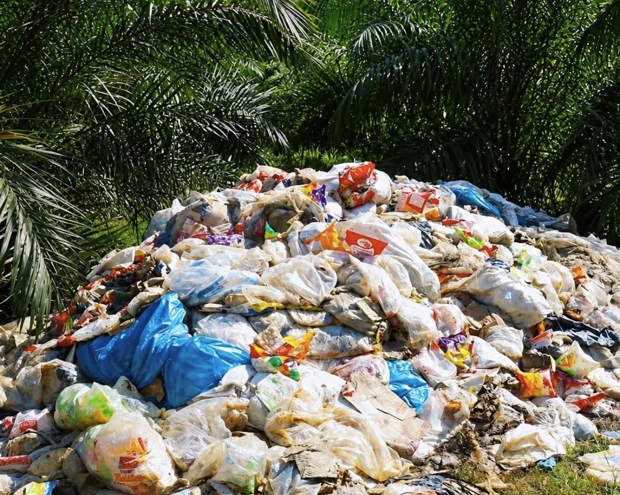 Sampah Menumpuk di Kembayan, Pengamat Soroti Lemahnya Tata Kelola Pemerintah
