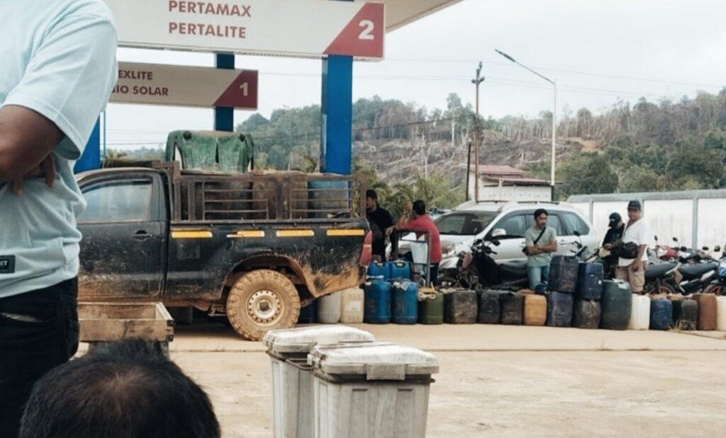 VIRAL! Dugaan Mafia BBM di SPBU Balai Sebut Sanggau, Solar Tembus Rp10 Ribu