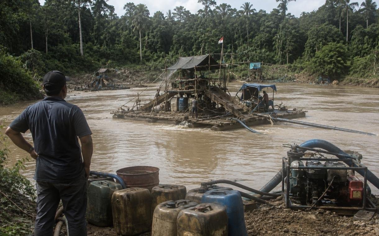 Dugaan PETI di Sungai Pak Mayam Landak, Nama Eman Disebut sebagai Bos Tambang