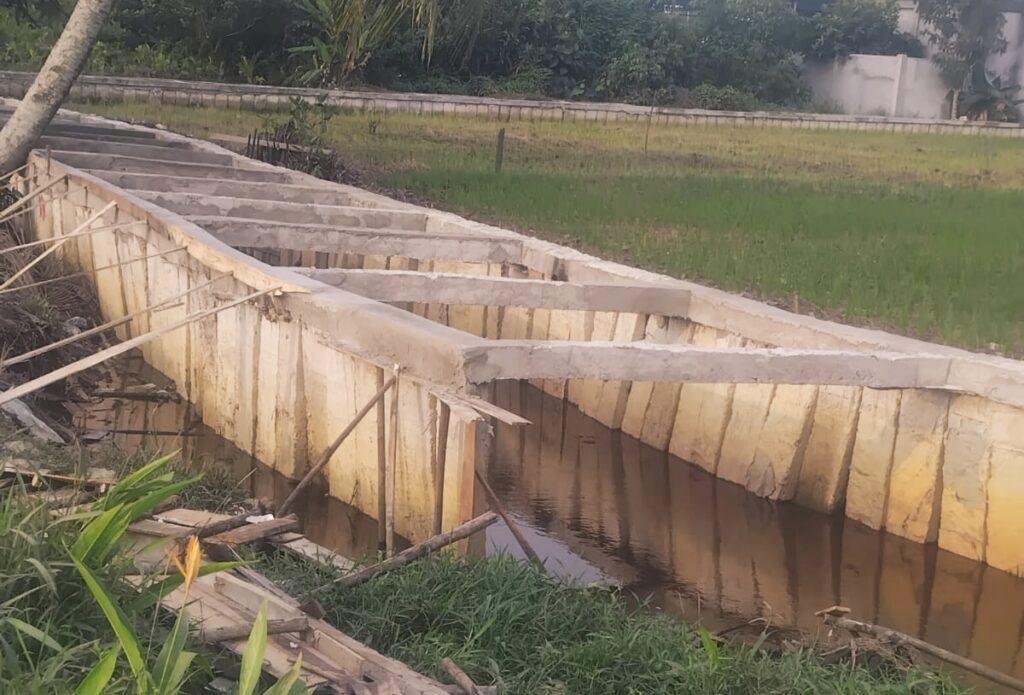 Proyek Penguatan Tebing Jalan Khatulistiwa Dikeluhkan Warga, Mutu dan Pengawasan Disorot