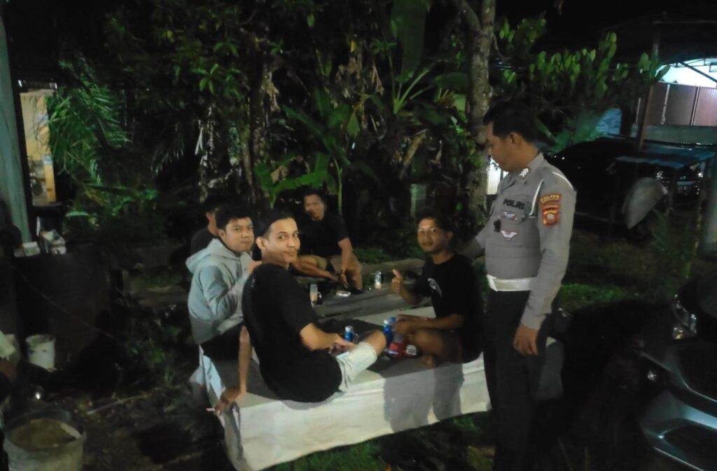 Patroli Malam Tayan Hilir: Titik Rawan Jadi Fokus, Warga Diminta Waspada