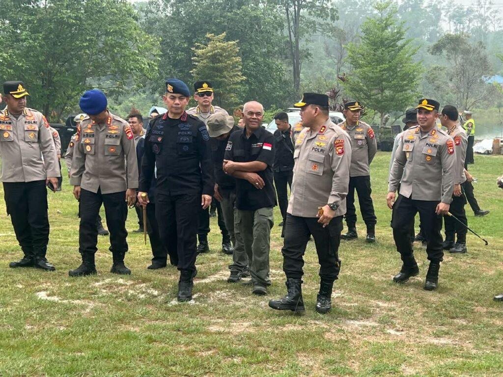 Kapolda Kalbar Tinjau Rumah Warga dan Tanam Pohon, Wujud Kepedulian Polri di Tayan Hilir